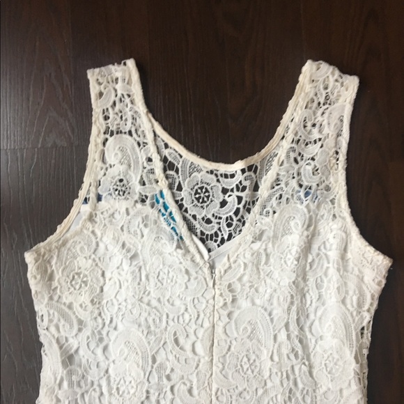 White lace dress - Picture 3 of 5